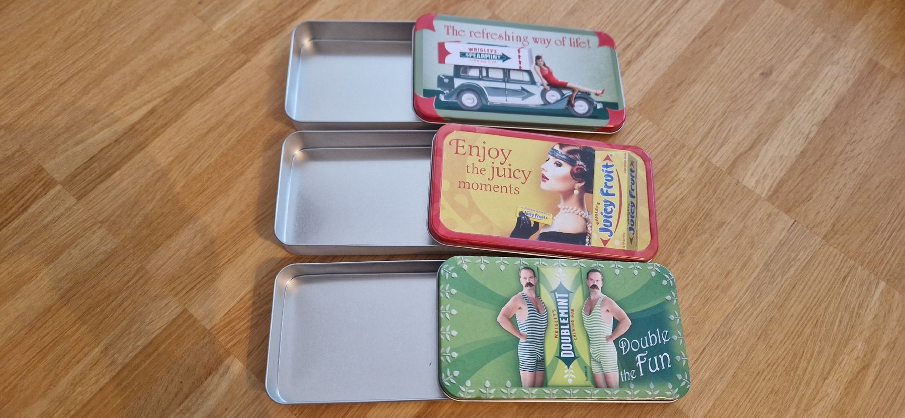 Sonstige Dekorationen & Accessoires: Wrigley's Blechdosen 3er Set, Vintage Design – Gebraucht aus Riehen von Aconitum 1