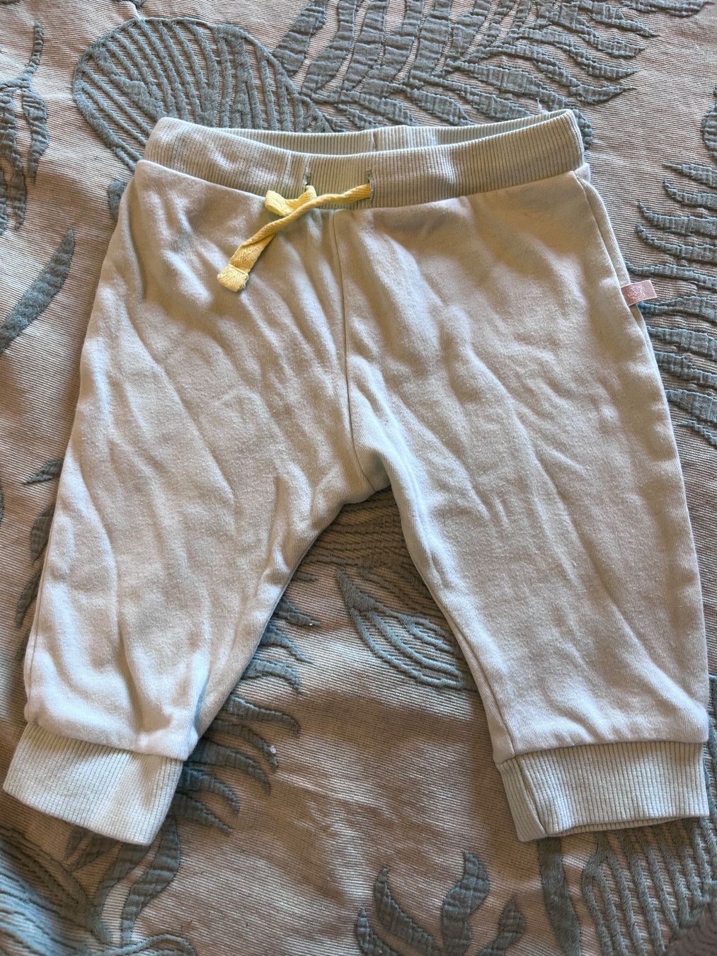 Pantaloni: hellblaue Jogginghose, Größe 62 – Usato da Umiken venduto da deb_57xk