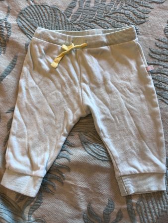 hellblaue Jogginghose, Größe 62