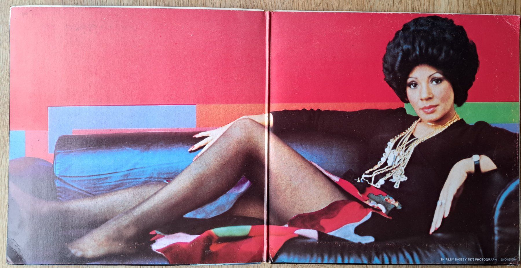 Vinyles: Shirley Bassey - Never, Never, Never – D'occasion à Meggen par Ricardokoch 2