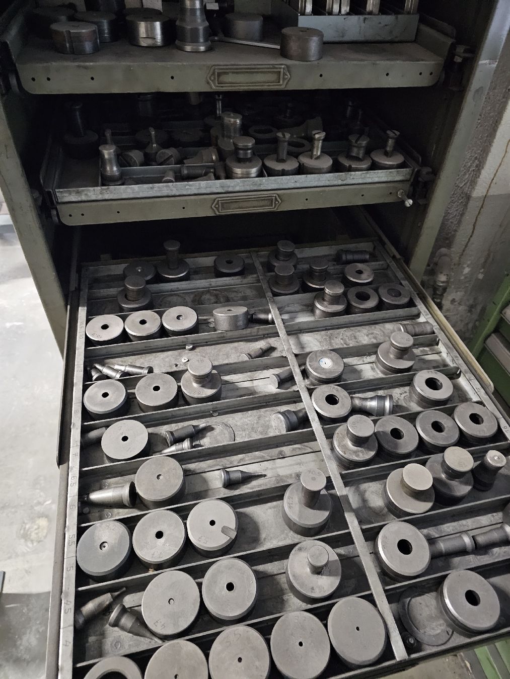 Toutes les machines: Poinçonneuse – D'occasion à Roche VD par gwa_v8bl 5