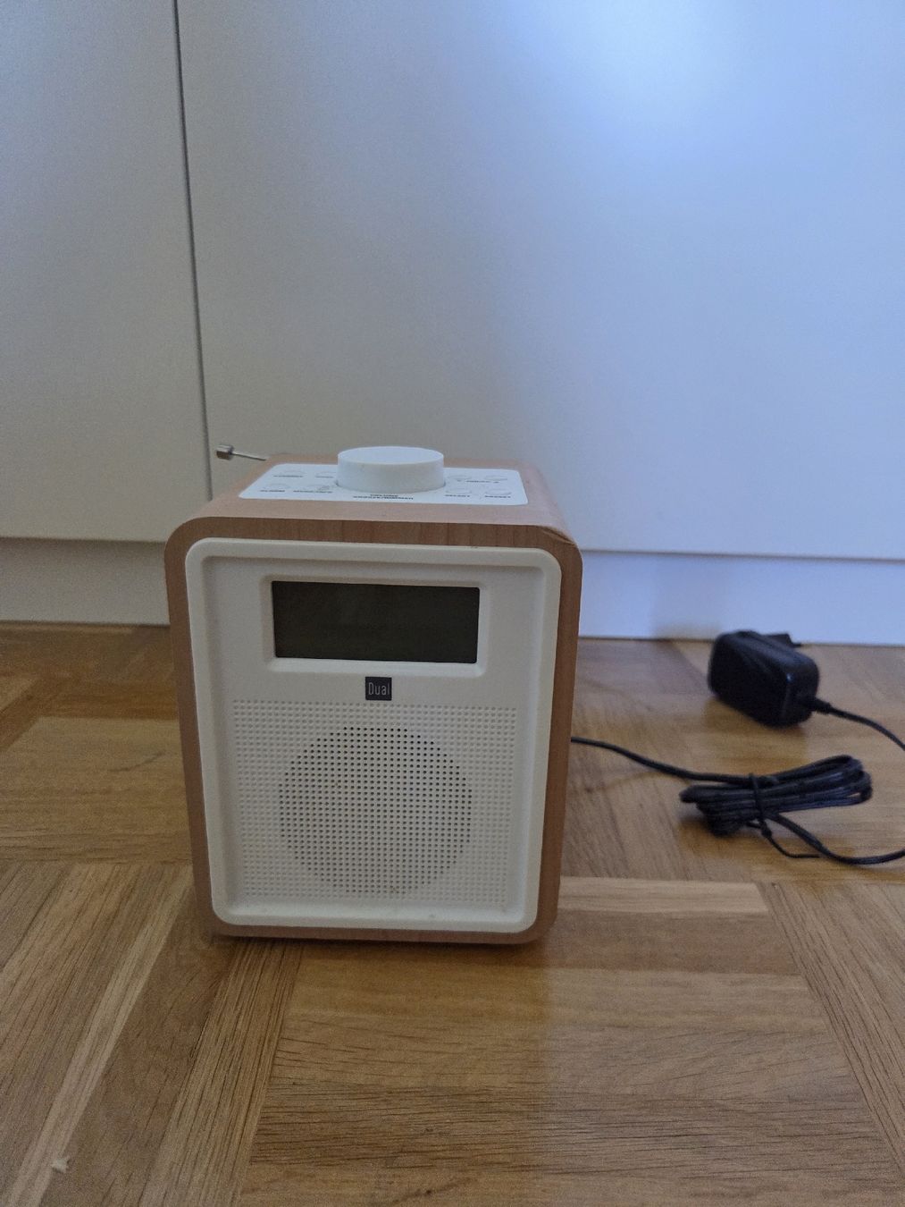 Dual Radio: Dual Digitalradio Holzoptik mit Netzteil – Usato da Kerns venduto da Barmi00