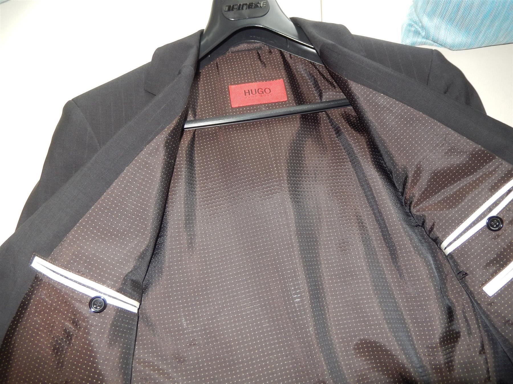 Hugo Boss Completi: HUGO BOSS Anzugssakko schwarz Grösse 44 – Usato da Schaan venduto da Sya6 3