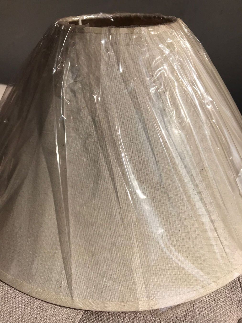 Paralumi: Lampenschirm beige klein – Nuovo e nell'imballaggio originale da Wohlen AG venduto da homecollectivech 1