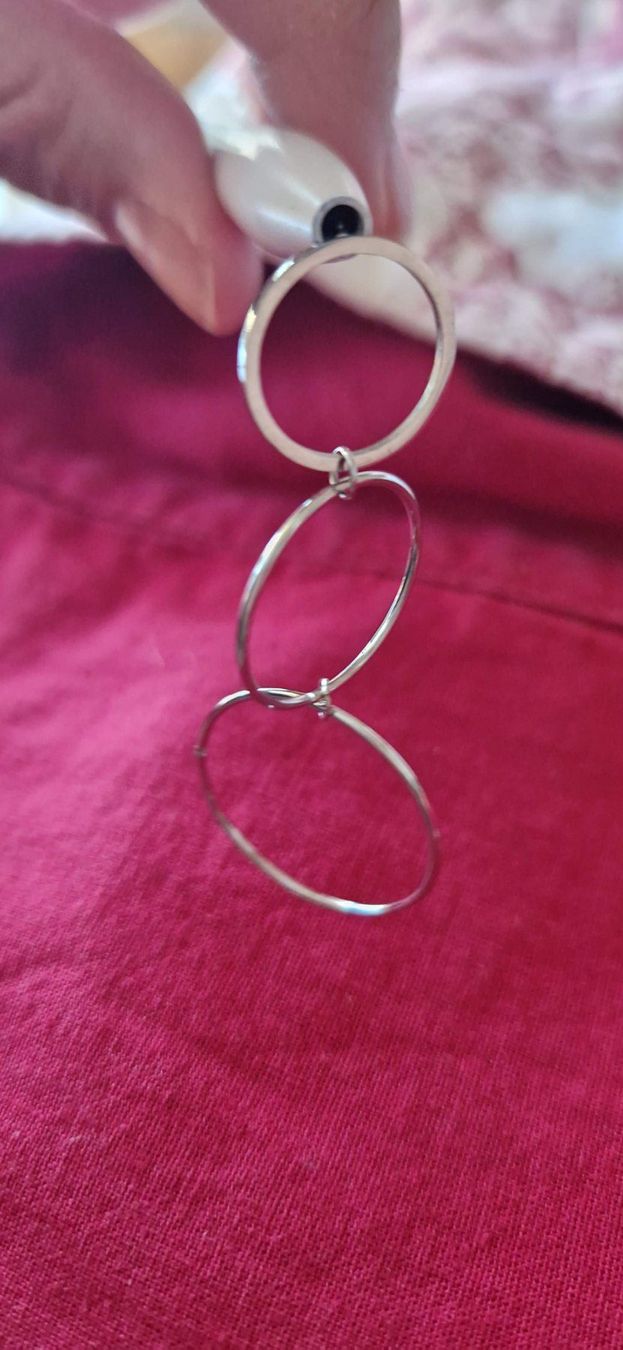 Boucles d'oreille: 1 paire de boucles d’oreilles argentées – D'occasion à Münchenbuchsee par capa2014 1