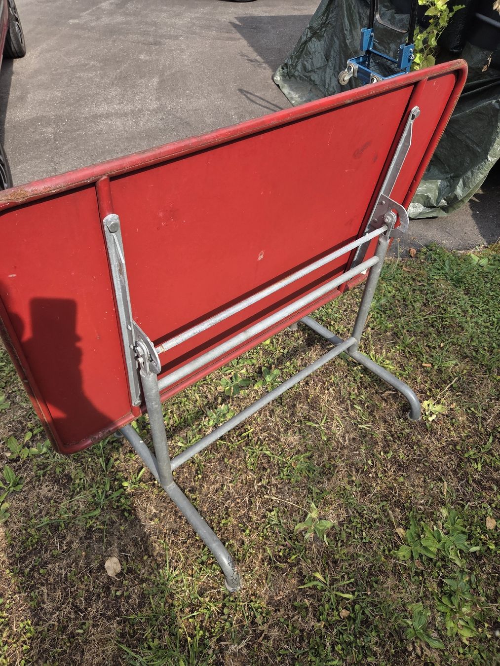 Bigla Tables: 2 Stk Metalltische "Bigla" / 1960 – D'occasion à Burg im Leimental par Spuma87 2