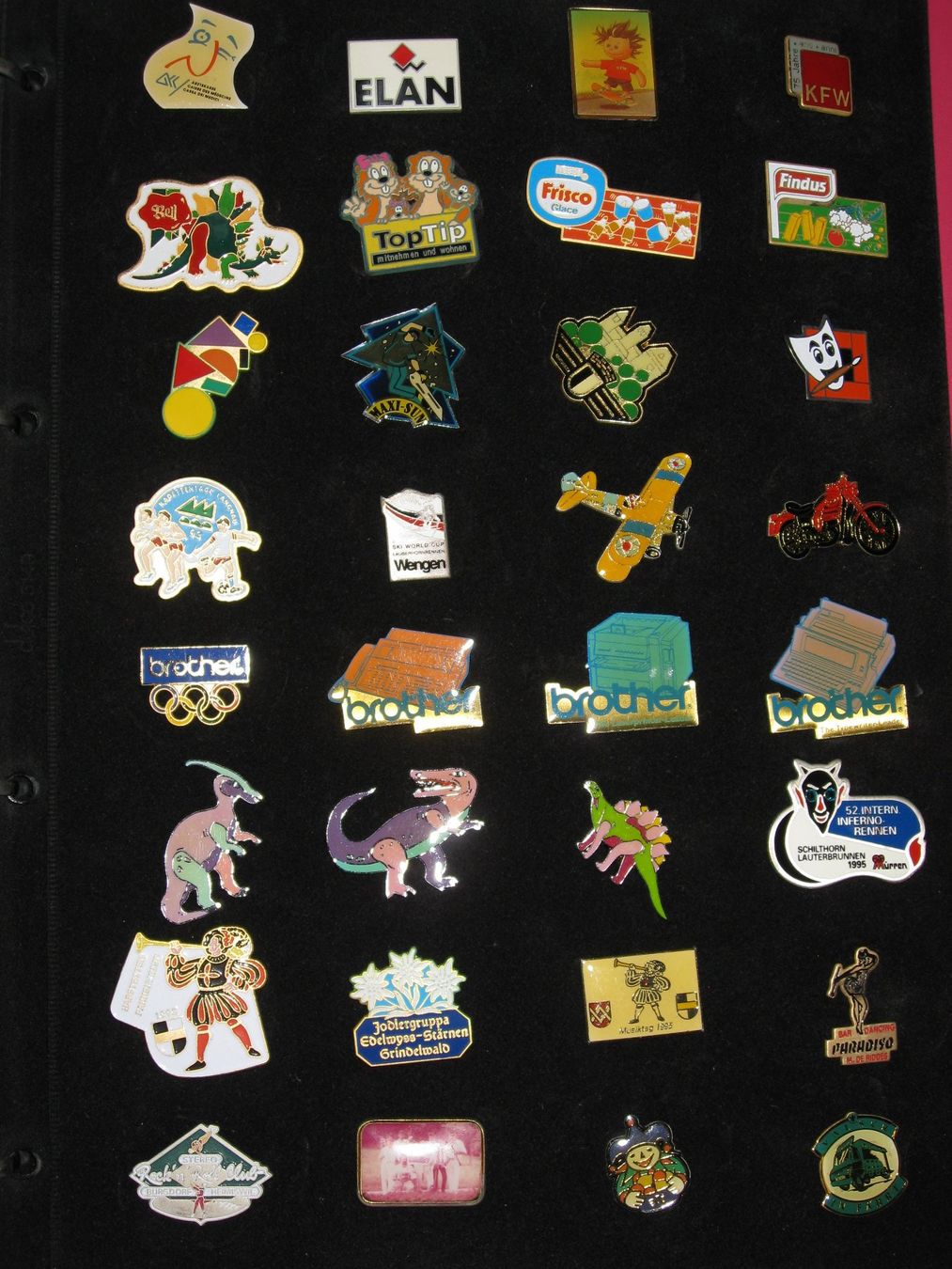 Placchette & Badge: Sammelordner mit 128 Pins – Usato da Burgdorf venduto da Crubi 3