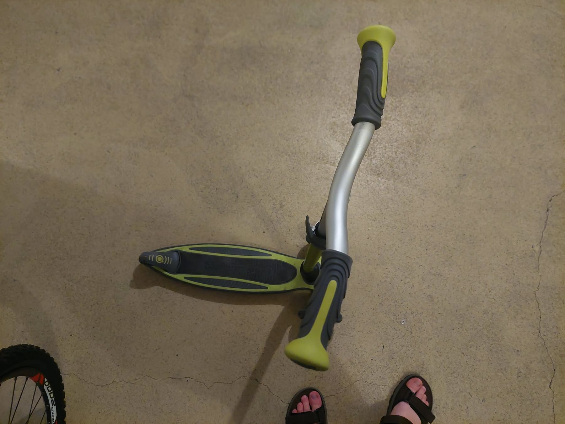 Veicoli per bambini: Kinderroller/scooter – Usato da Steffisburg venduto da kir_gl9d 2