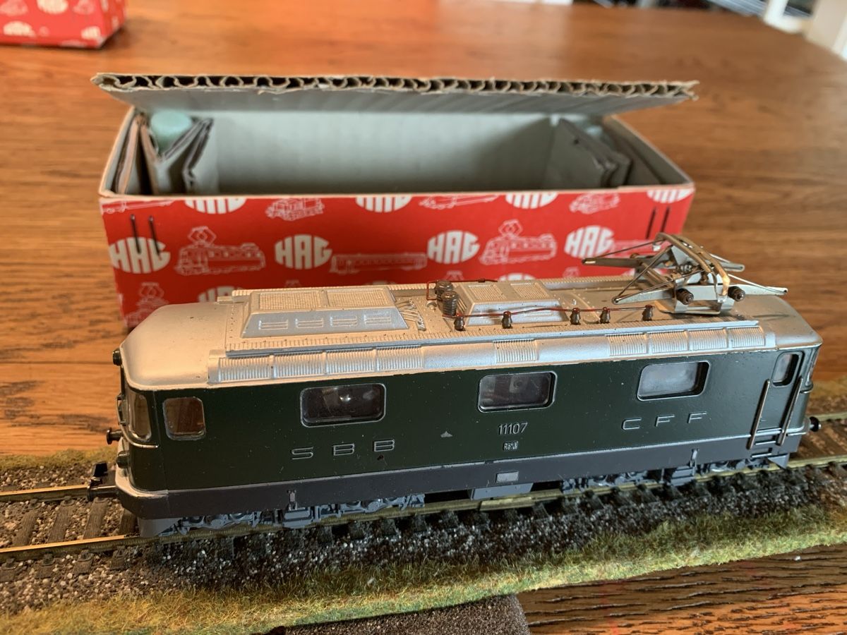 Hag Modellini di ferrovie: HAG SBB Re 4/4, älteres Model mit Digital Decoder ,Nr.H20 – Usato da Winden venduto da EmilNeu 1