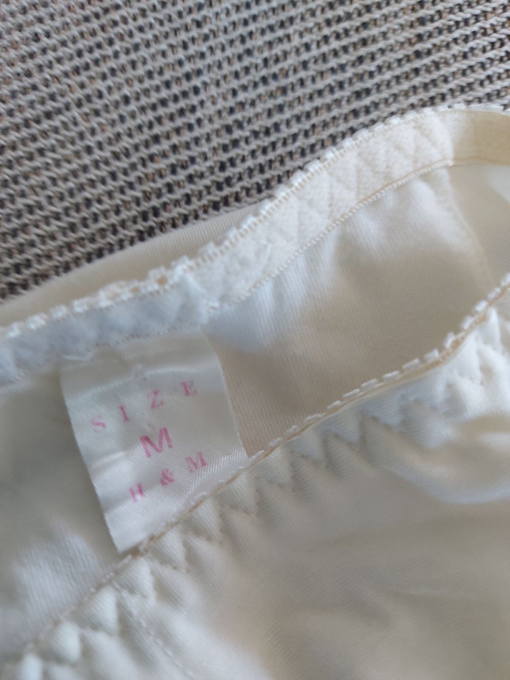 H&M Altra biancheria intima: Jupon blanc avec dentelle  – Usato da Bulle venduto da momy 2