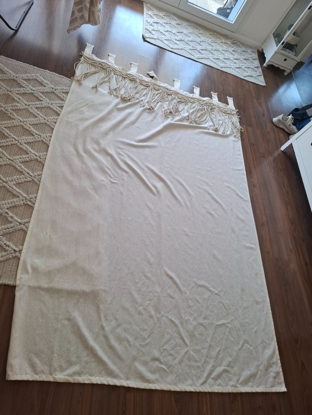 Vorhänge: Vorhang cremefarben mit Makramee Fransen Boho🥰 – Gebraucht aus Hinwil von Leandrocito