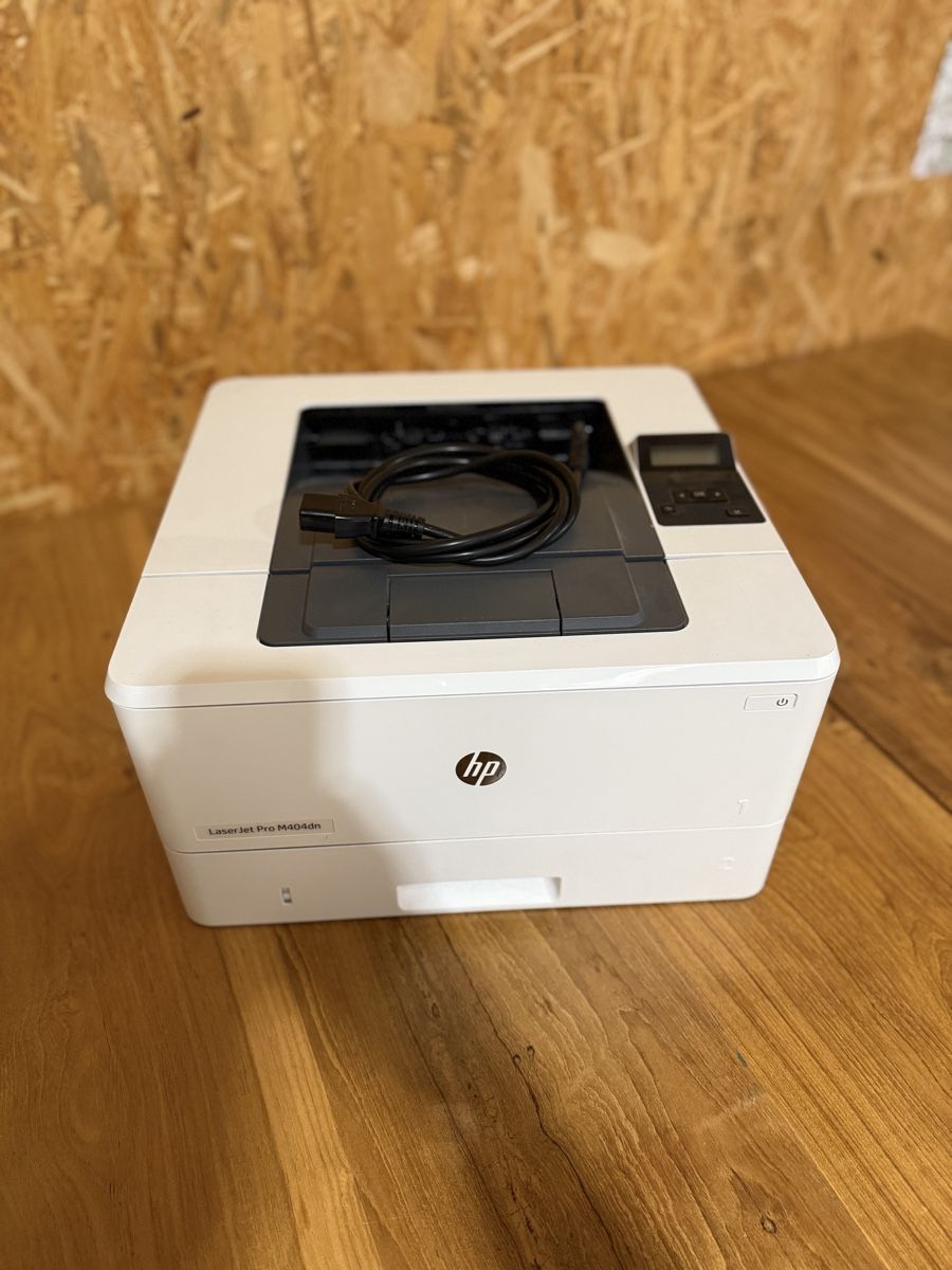 Hewlett Packard Drucker: HP LaserJet Pro M404dn - Top Zustand! – Gebraucht aus Oberaach von  5