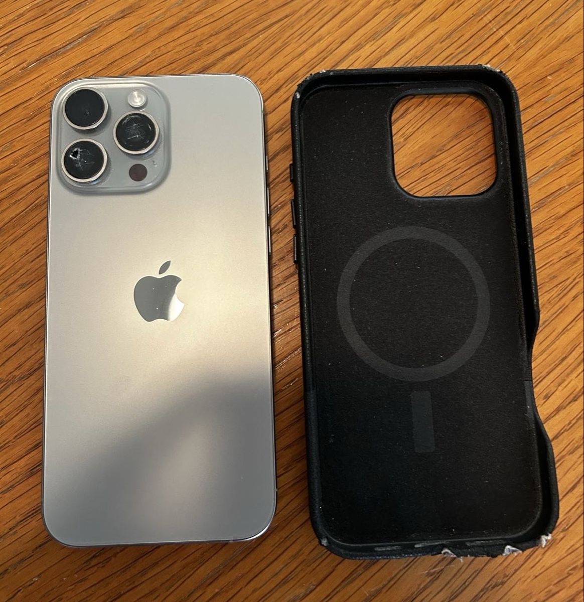 Apple Handys / Smartphones: iPhone 16 Pro Max, 256GB - Kamera teils kaputt – Gebraucht aus Abtwil SG von Shopper_94 1
