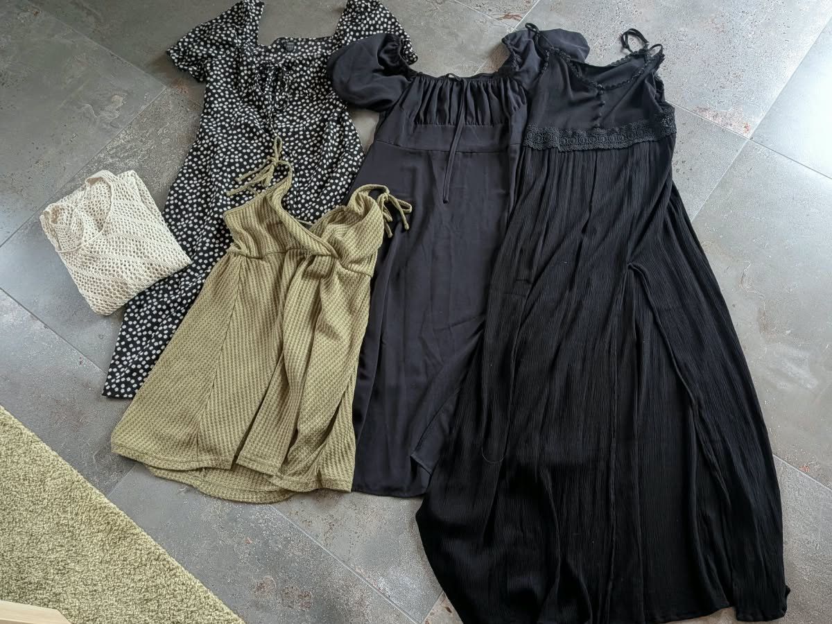 Lots de vêtements: Shein 5 Kleider Grösse S & M – D'occasion à Netstal par Leistkamm95