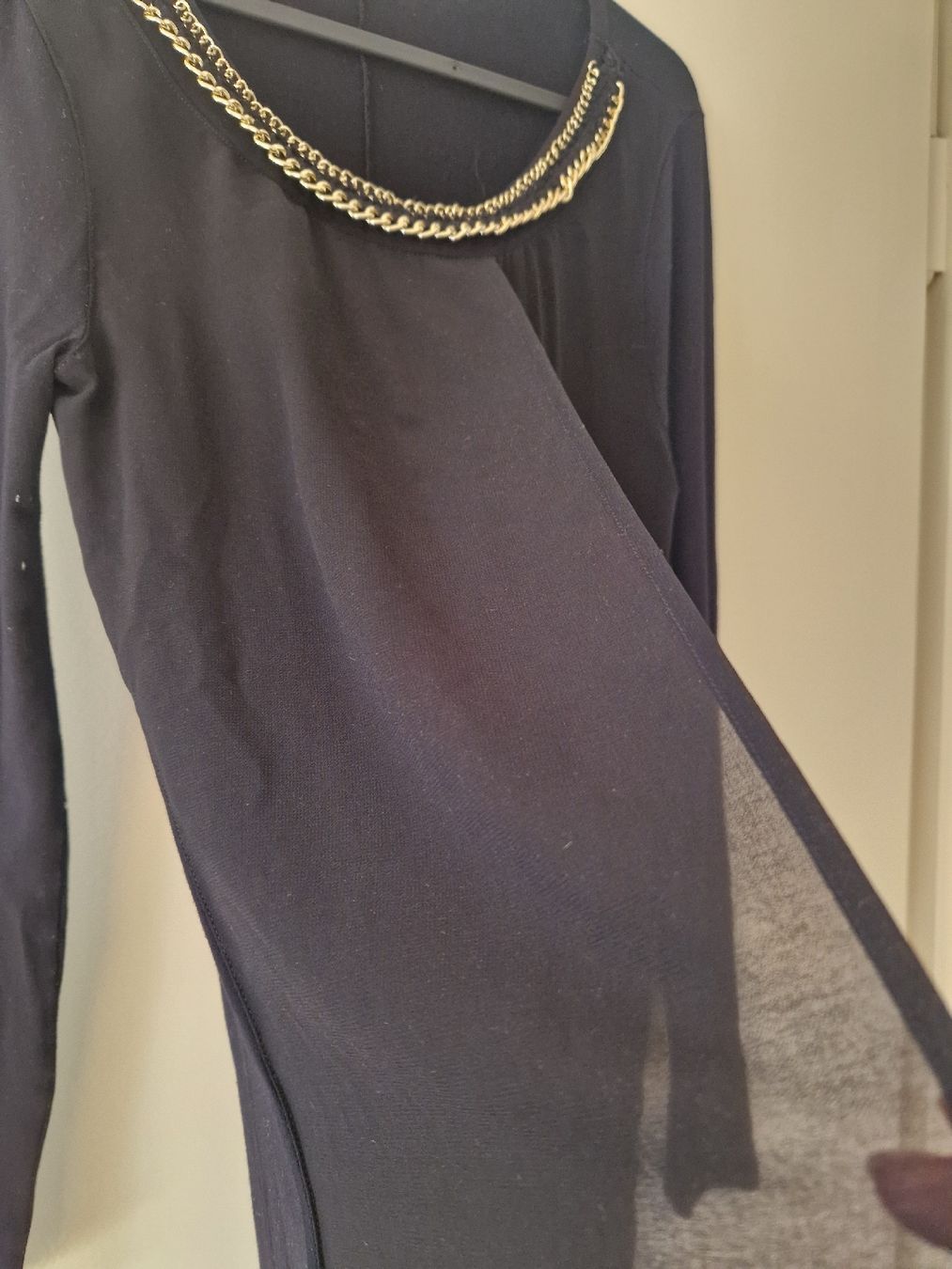 Tuniche: Schwarze Bluse mit Goldkette, Grösse S – Usato da Zürich venduto da SunFlower_14 2