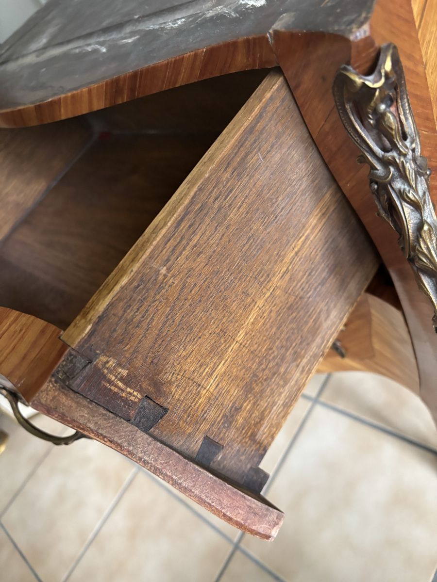 Cassettiere: Commode ancienne marquetée, dessus marbre, style Louis XV – Usato da Buttes venduto da ButtA15 2