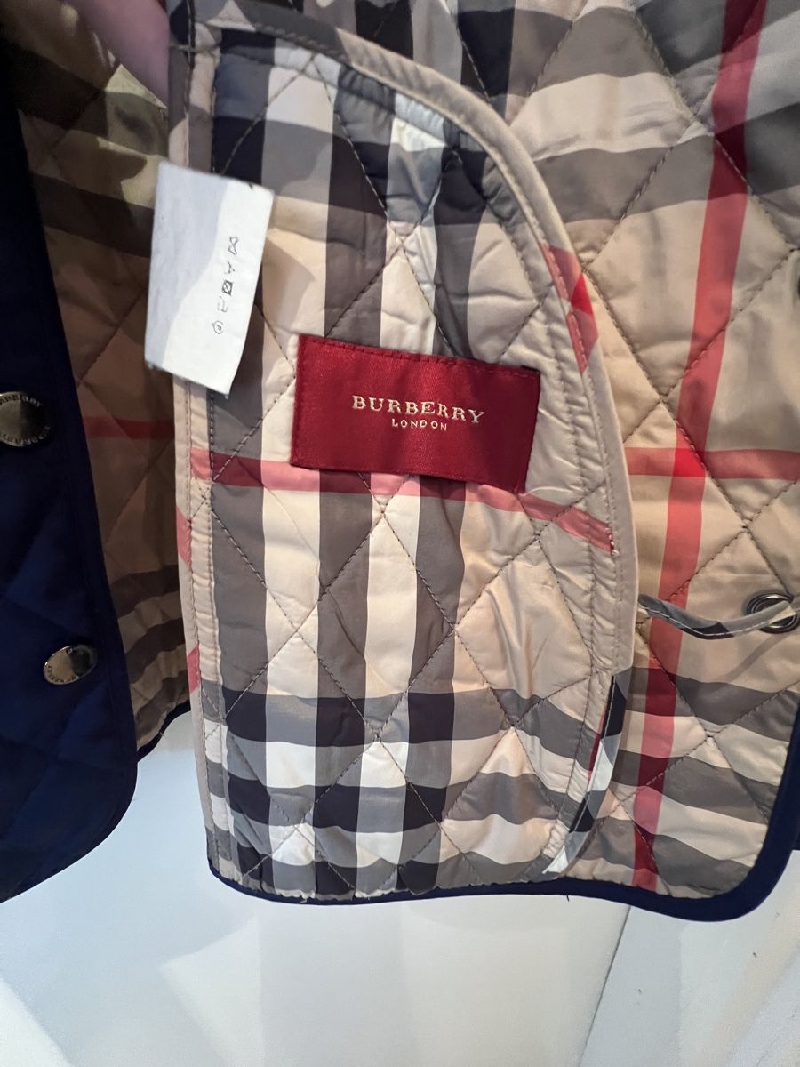 Burberry Jacken: Steppjacke Burberry Grösse M dunkelblau – Gebraucht aus Thalwil von Kauai0 1