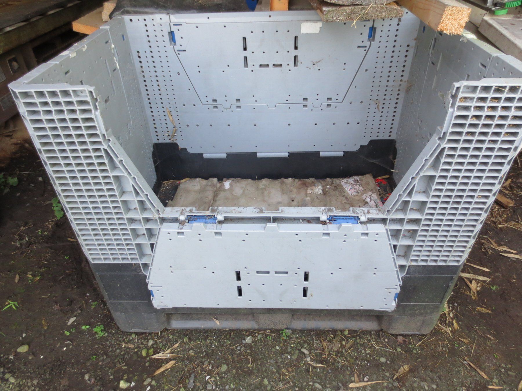 Pallets: Paletten Box mit Türen – Usato da Melchtal venduto da TheSachs 3