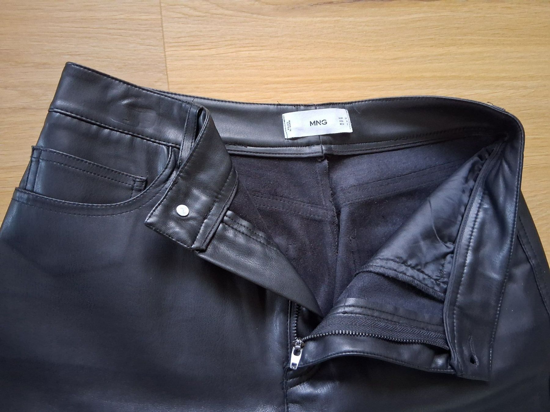 Mango Pantaloni: MNG (Mango) Kunstlederhose 38 – Usato da Lengnau AG venduto da Nathi88 2