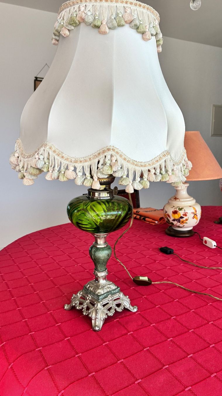 Lampade: Lampe à pétrole électrifiée – Usato da Bulle venduto da BOHNING