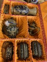 Coffret de poteries anciennes