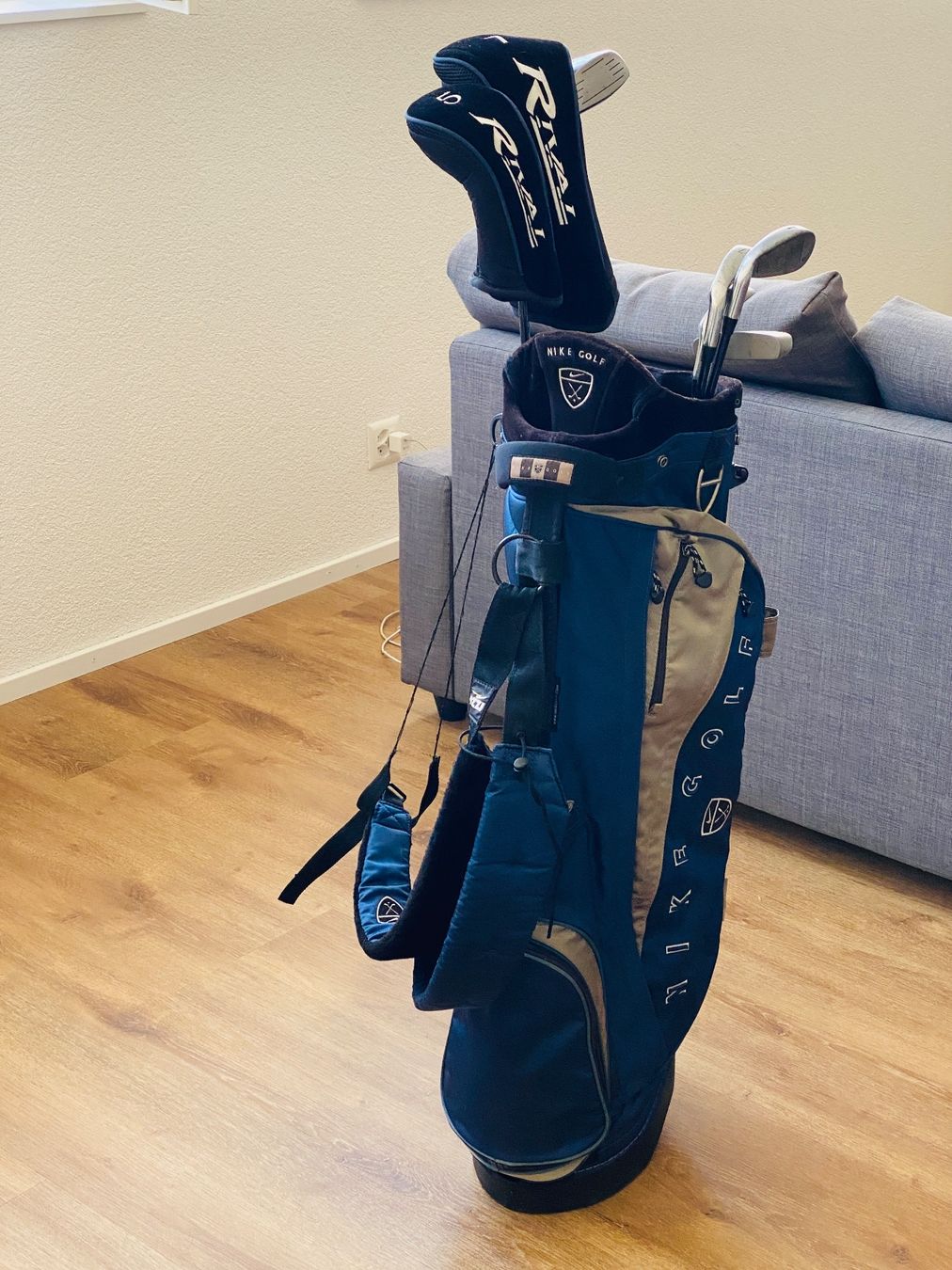 Nike Clubs & Sets: Rival Golfschläger Set mit Tasche Nike Golf – D'occasion à Oberlunkhofen par D.Fisch 1