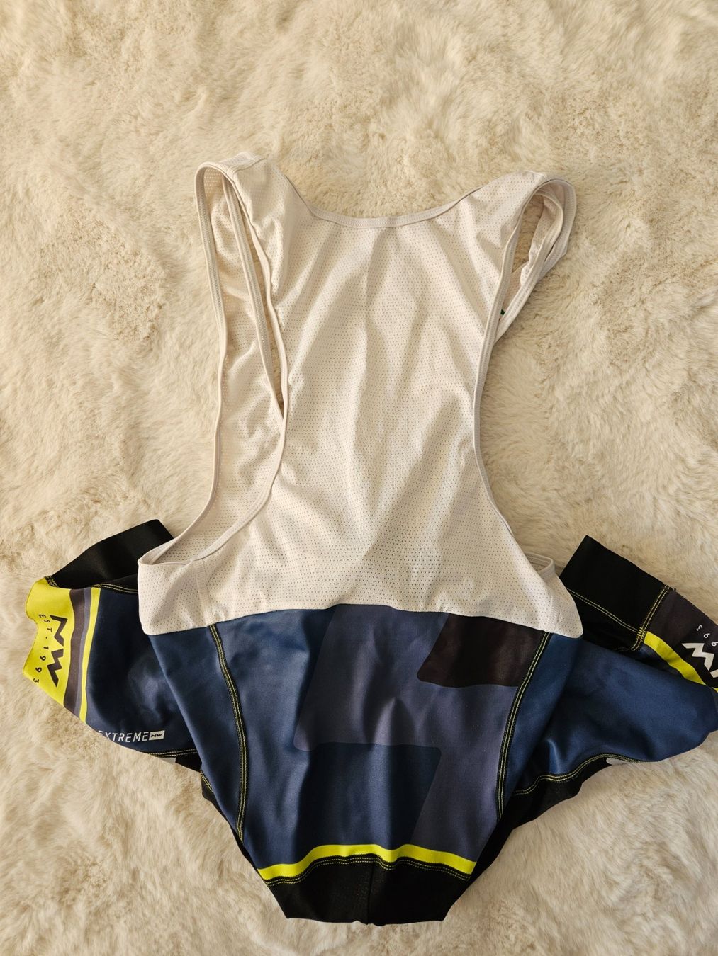 Northwave Canottiere & Pantaloni: Soldes de printemps - NORTHWAVE - Tenue de course - Medium – Usato da Riddes venduto da LuXuriousExcess 5