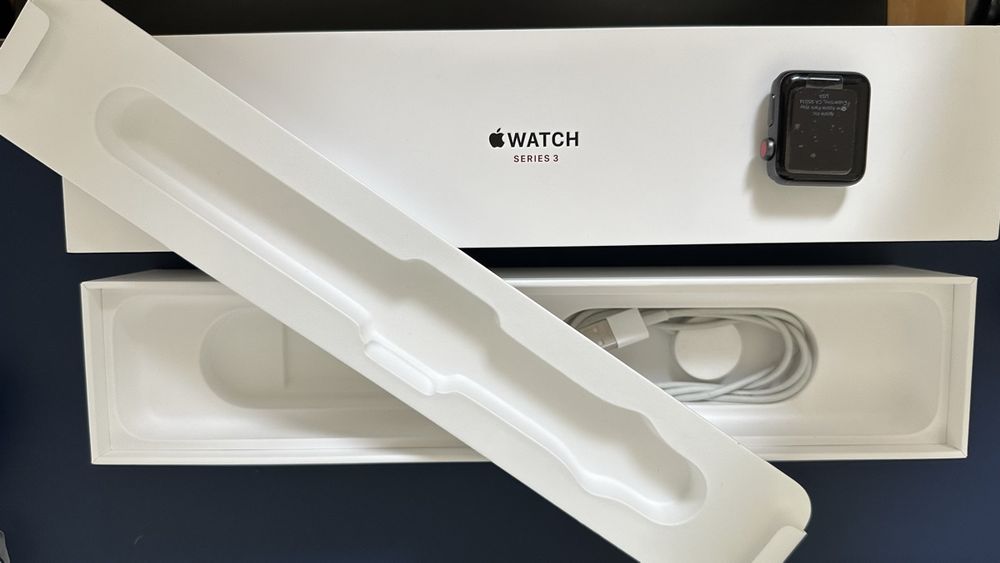 Apple Smartwatch: Apple Watch Series 3 GPS 38mm Aluminium – D'occasion à Niederhasli par Goldfinge0 3