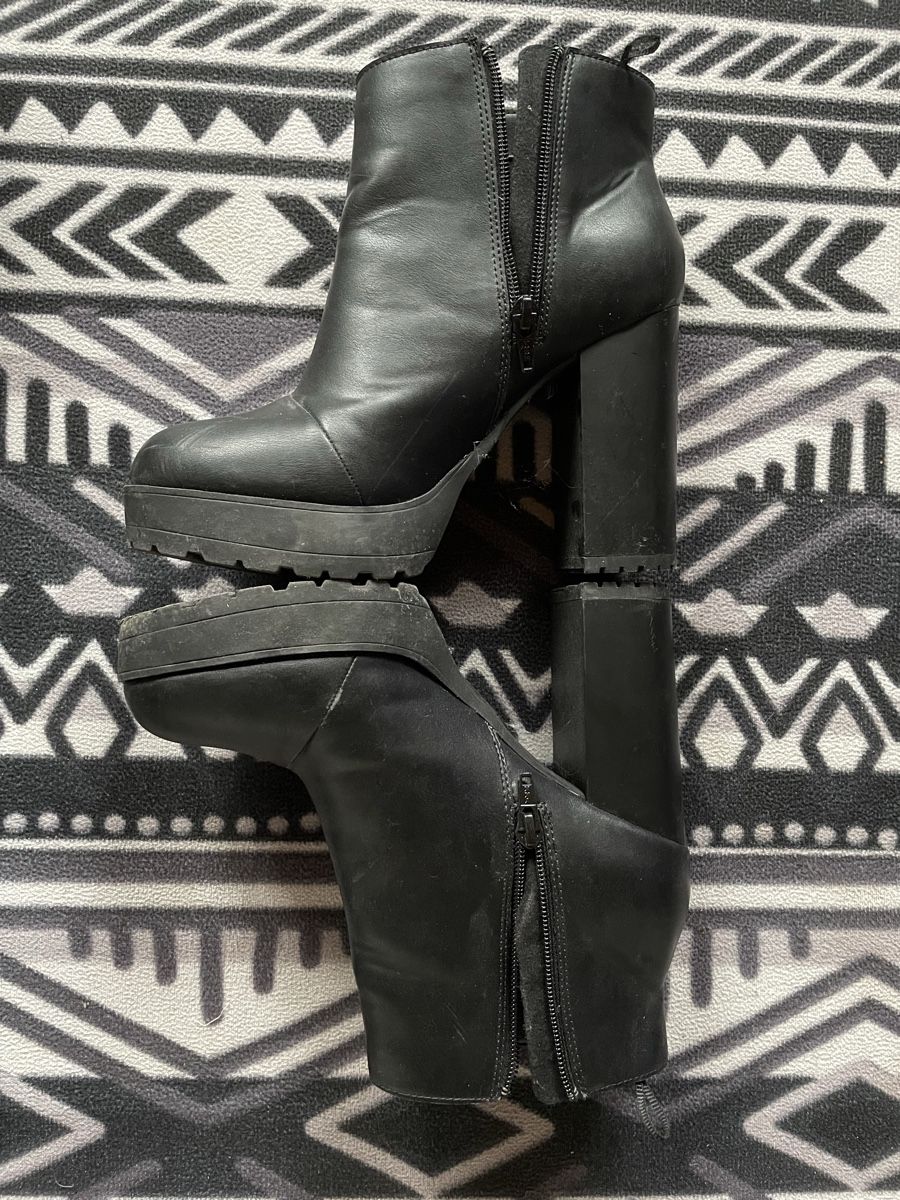 Scarpe da donna: Ankle Boots – Usato da Herisau venduto da Ciaoschein 1