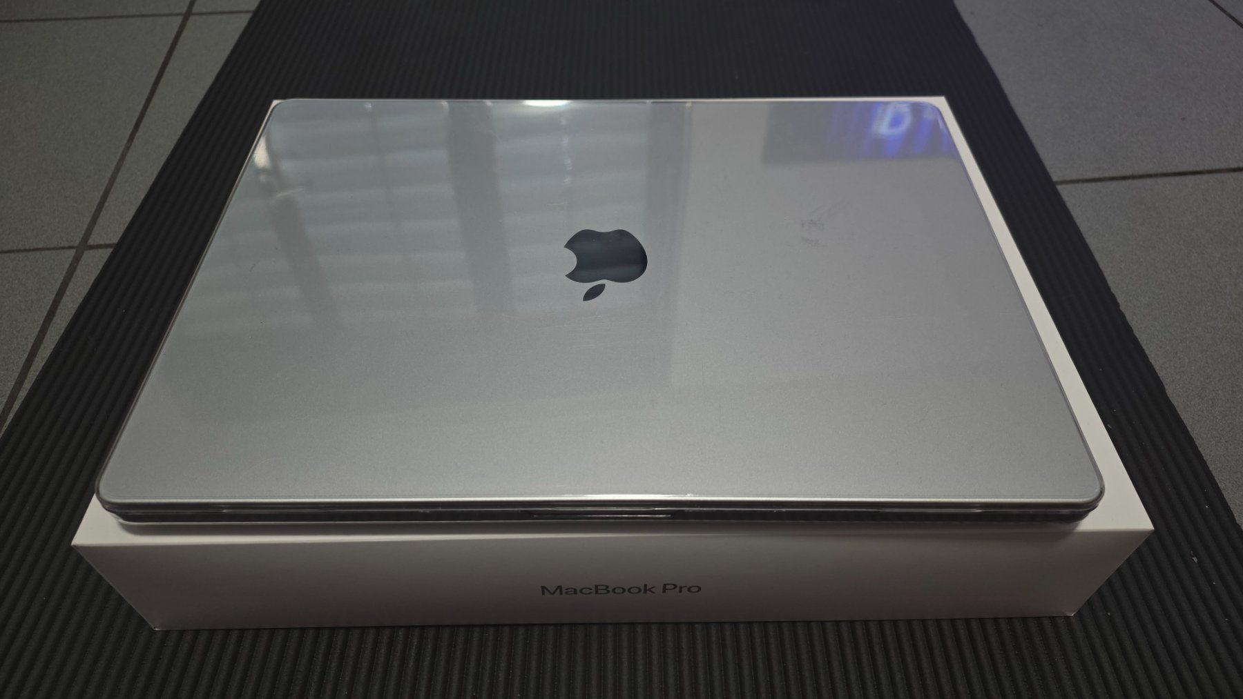 Apple Portables: Macbook pro 16 m4 max 36gb-1000gb – D'occasion à Chiasso par plf_qqs6 1
