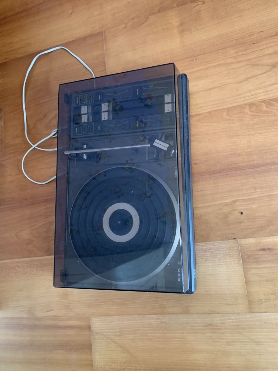 Philips Tourne-disques: Tourne disque  – D'occasion à Lentigny par ben_87fk 1