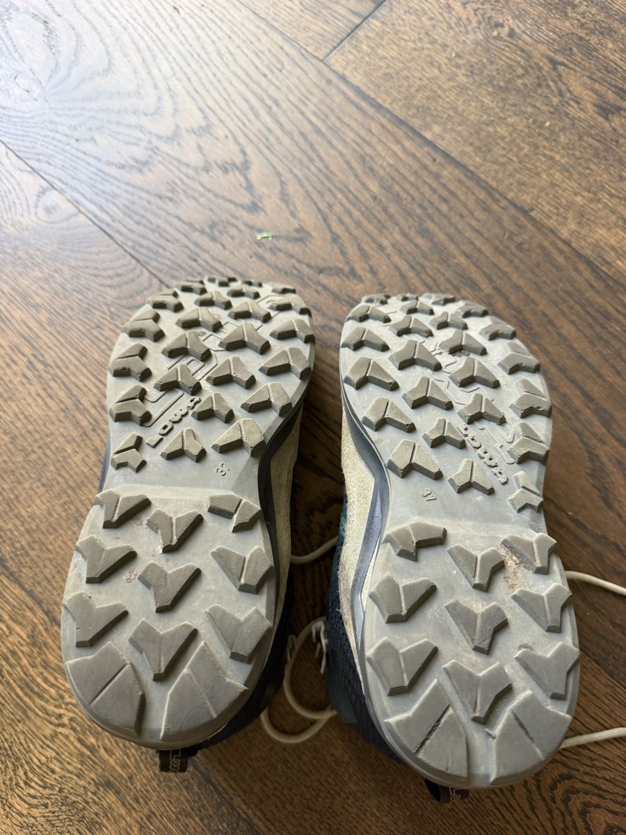 Lowa Chaussures garçon: Lowa Wanderschuhe Kinder gebraucht Grösse 37 – Défectueux à Münsingen par cwiedmer 1