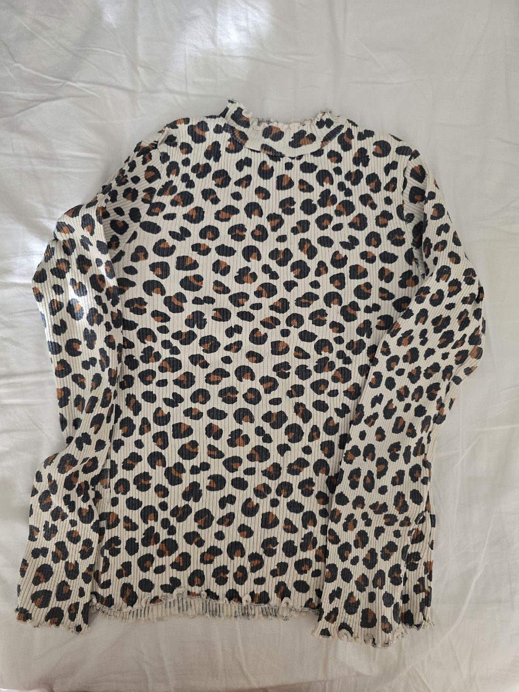 Camicette, T-shirt & Top: Chic Leopard Print Ribbed Mock Neck Top – Usato da bern venduto da gsh_2w9d