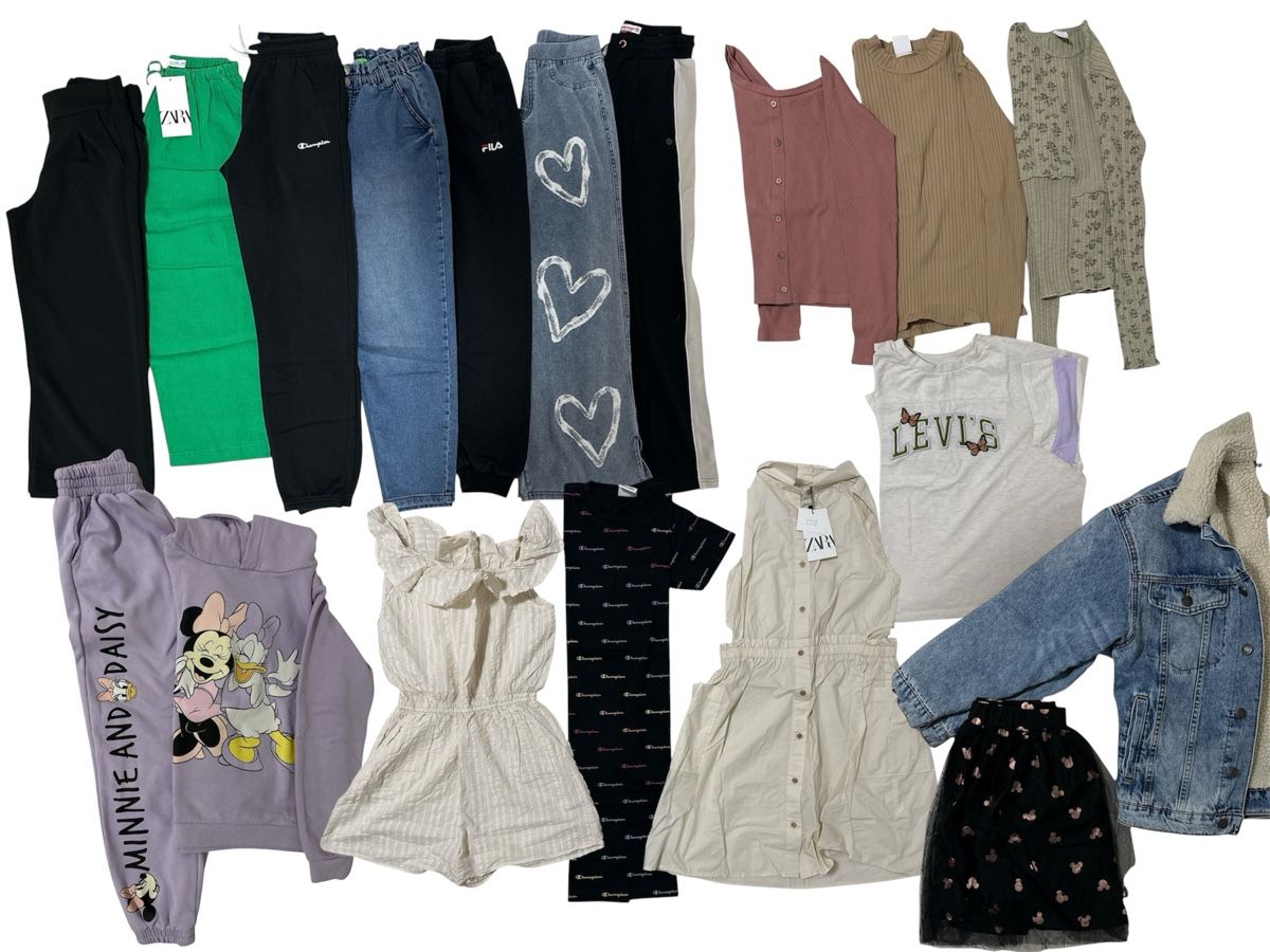 Kleiderpakete & -sets: Kinderkleider Paket Mädchen Grösse 150-158 – Gebraucht aus Sennwald von _shppng
