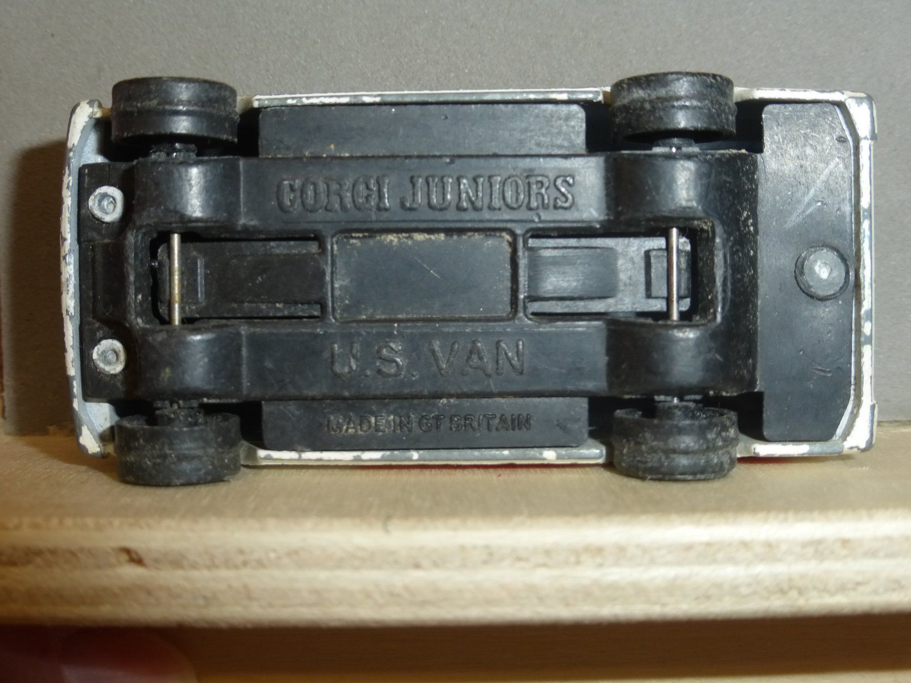 Corgi Toys Modellini d'auto: Corgi Juniors US Van Rivella weiss – Usato da Gempen venduto da Smokie72 2