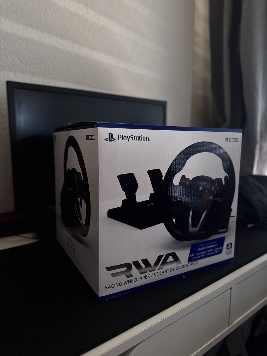 Steuerung: HORI Racing Wheel APEX PS5/PC – Gebraucht aus Neuchâtel von TKR667