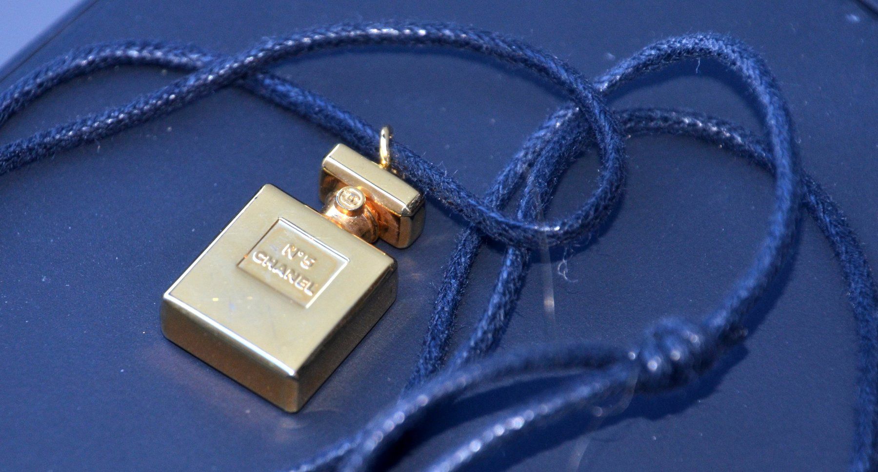 Chanel Catenine: Chanel Halskette collier – Usato da Collonges venduto da arashee 2