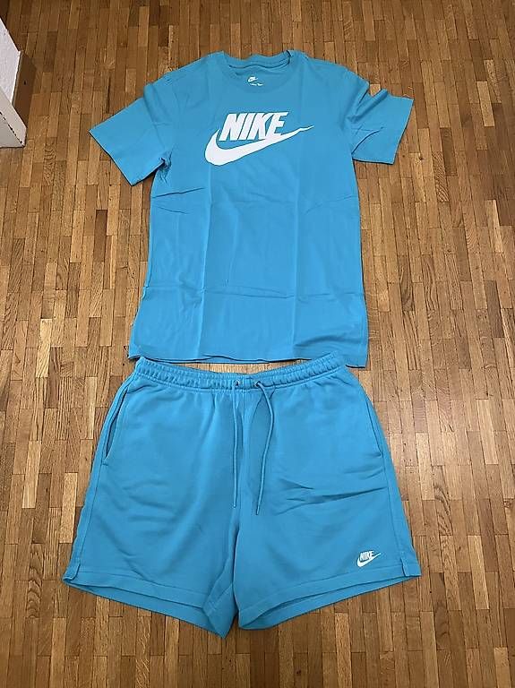 Kleiderpakete: Ensemble Nike turquoise  – Neu und originalverpackt aus Genève von luan.77k