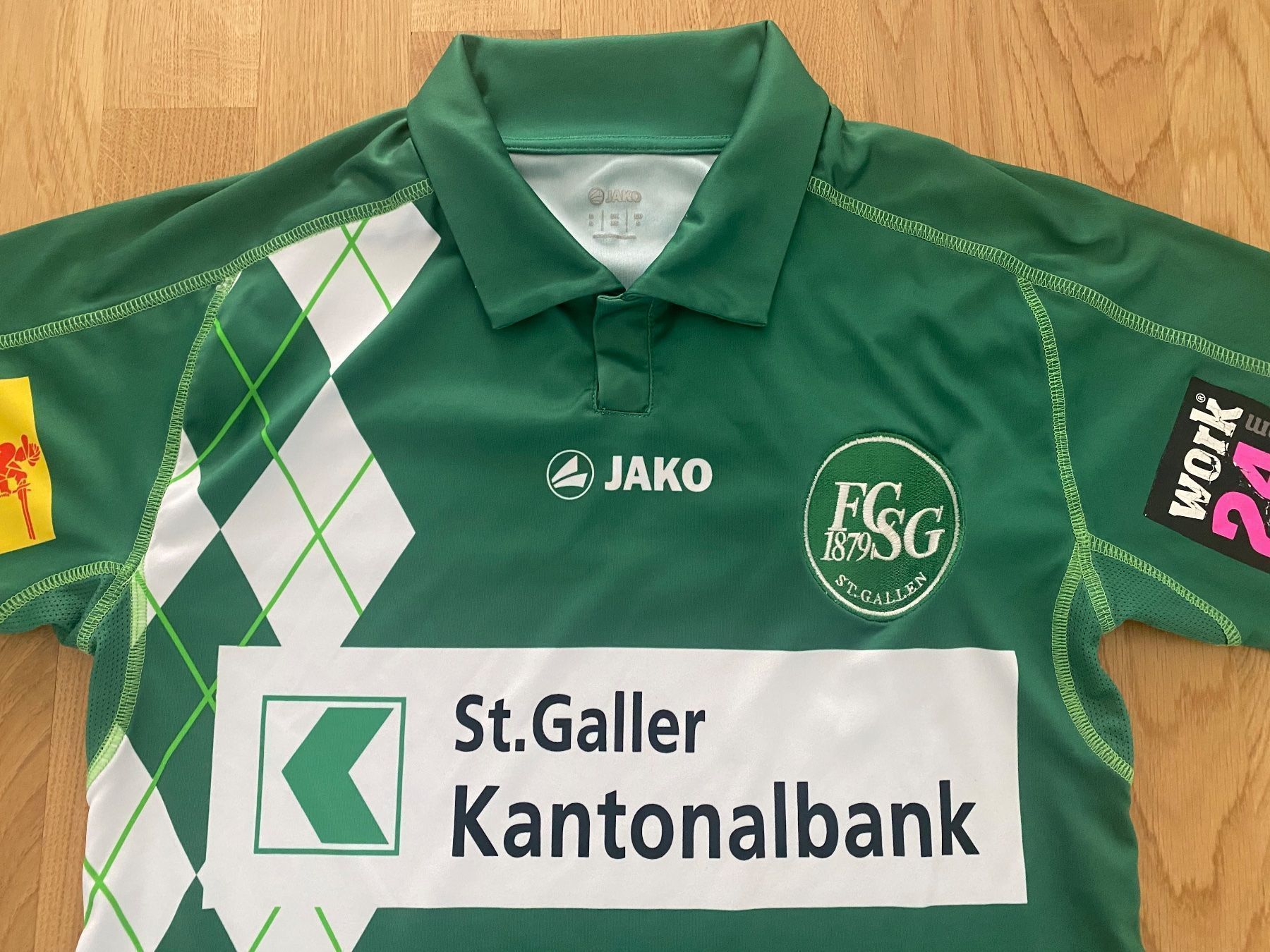 Maillots de football Club européens - Page 8