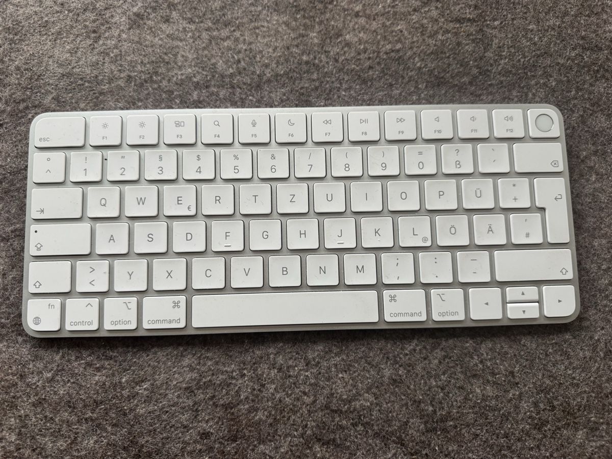 Apple Tastaturen: Apple Magic Keyboard with Touch ID – Neu (gemäss Beschreibung) aus St. Gallen von Asmolon 2
