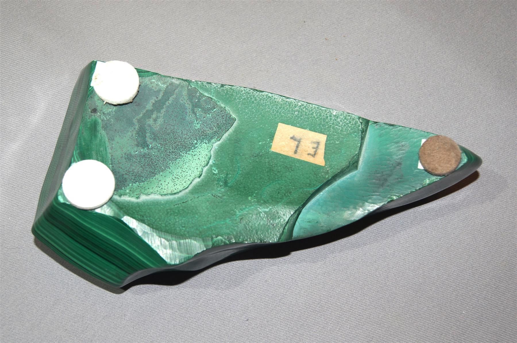 Tutte le decorazioni: Grosser Malachit-Block mit Schalenartiger Vertiefung & Ei – Usato da Geroldswil venduto da ARTEFACTO 3