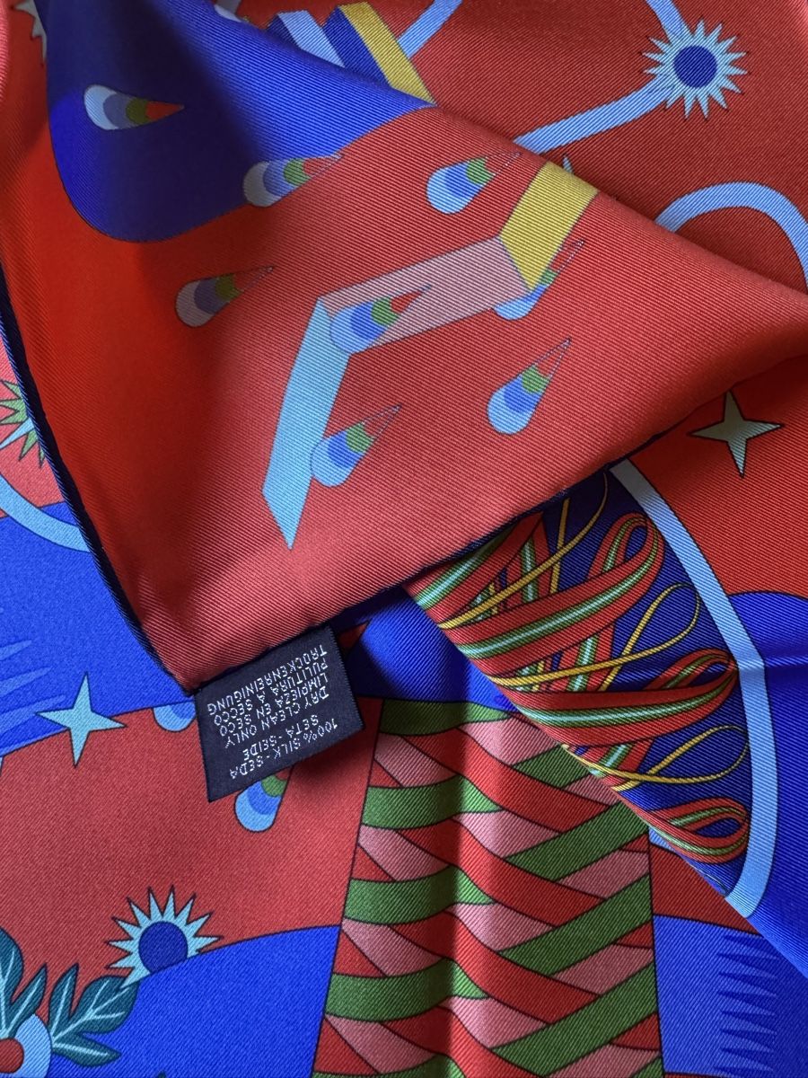 Hermès Foulard & Sciarpe: Hermès carré 90 neuf Source de Pégase  – Nuovo e nell'imballaggio originale da Genève venduto da Allisgood 6