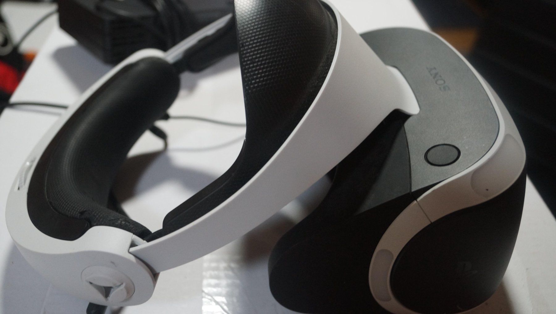 Sony Konsolen: ps4  Konsole mit zubehör – Gebraucht aus Zuben von Rex4 6