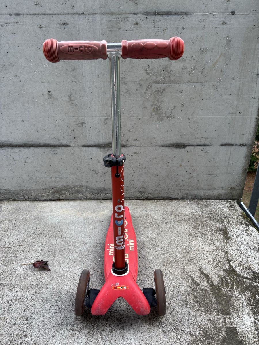 Micro Fahrzeuge für Kinder: Mini Micro Trottinett rot – Gebraucht aus Riehen von ERU_123 1