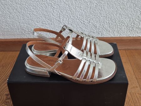 Sandales argentées Chie Mihara, comme neuves, taille 38