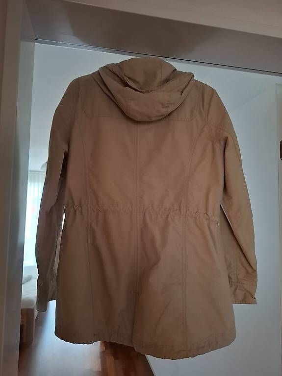 Jacken: Beige Übergangsjacke, Grösse 42 – Gebraucht aus Sursee von Migamo55 1