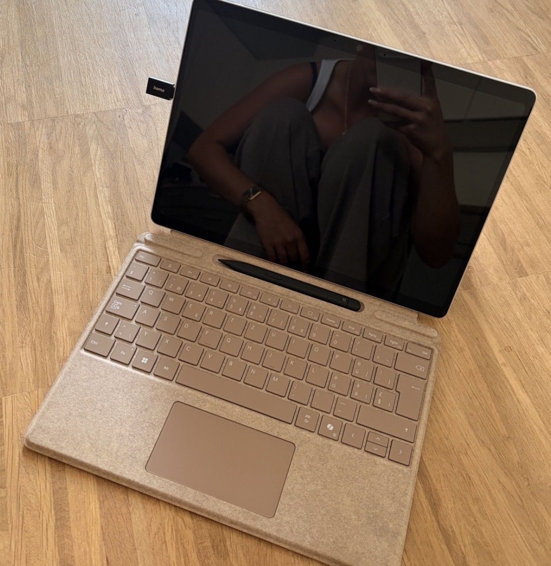 Microsoft Notebooks: Microsoft Surface Pro 7 mit Tastatur und Stift – Gebraucht aus Kaltbrunn von jeaninenataliek