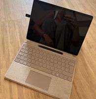 Microsoft Surface Pro 7 mit Tastatur und Stift