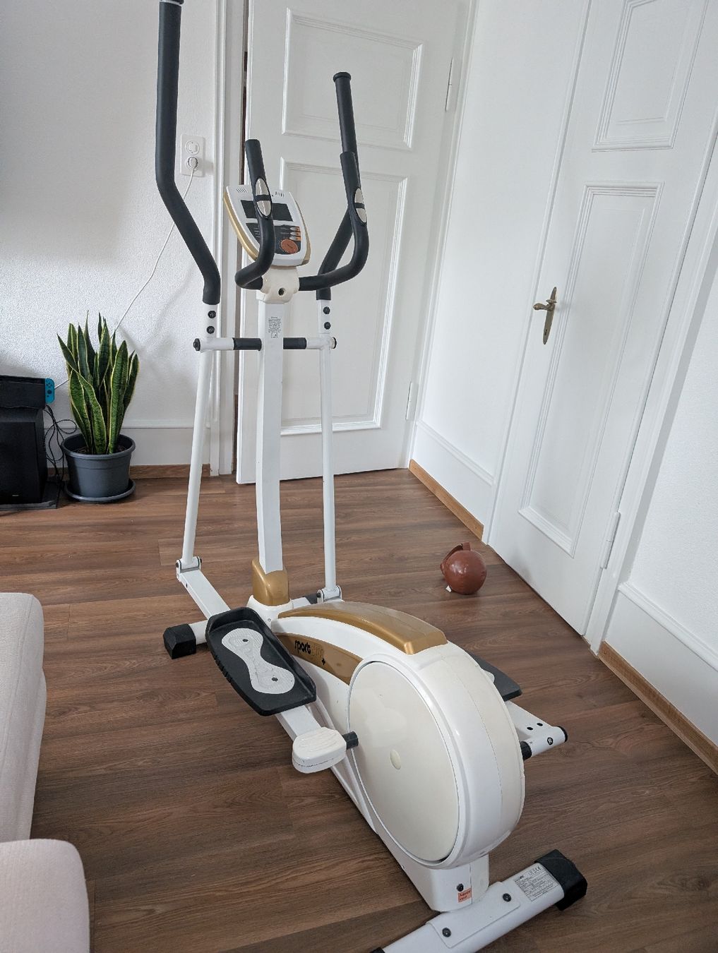 Hometrainer: Home-Crosstrainer mit 12 Programmen und Puls Kontrolle – Usato da Basel venduto da ste_7xq6