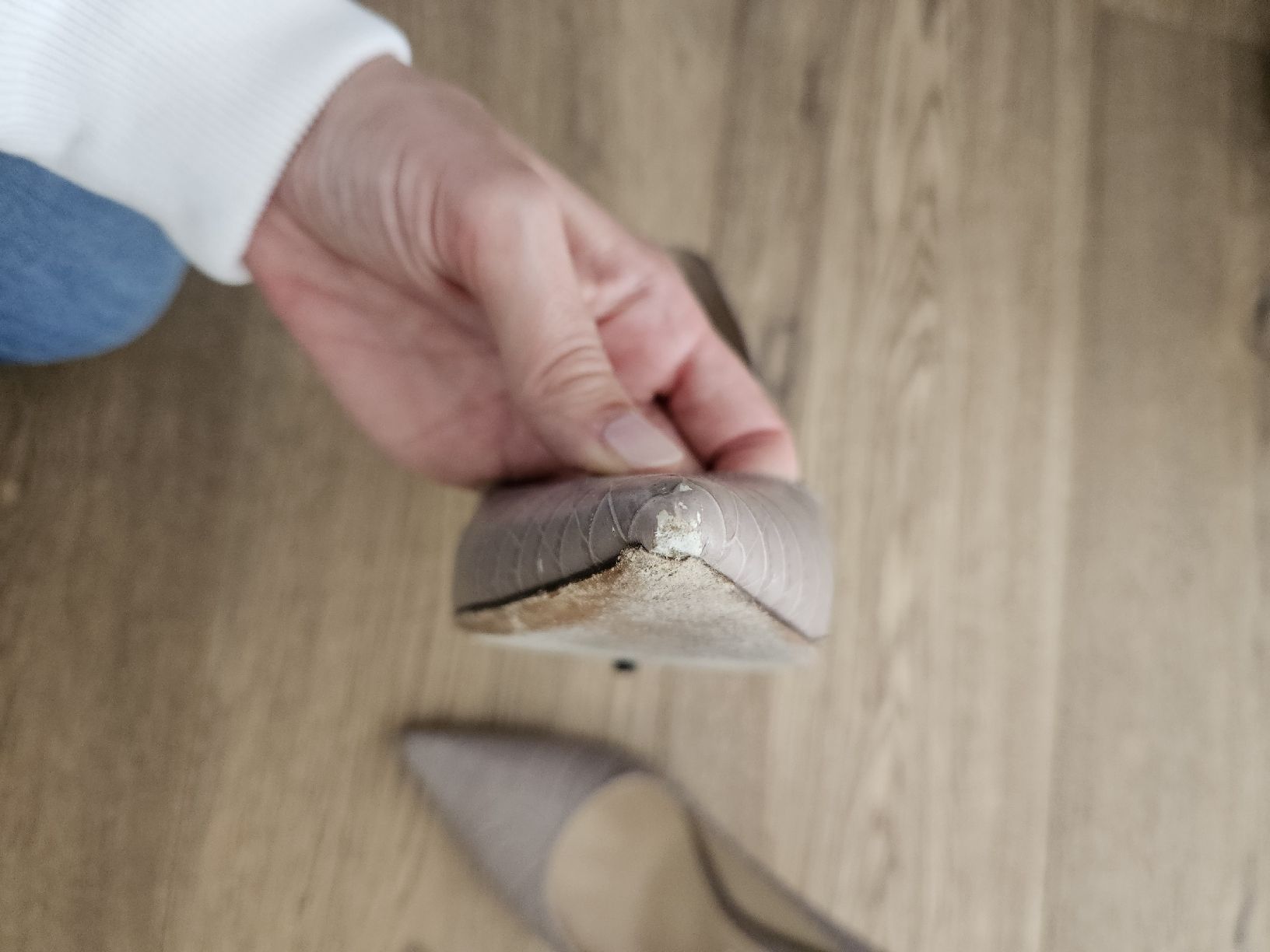 Jimmy Choo Scarpe da donna: Jimmy Choo Pumps, grau Kroko-Optik, Gr. 37.5 – Usato da Zollikerberg venduto da ker_rt87 3